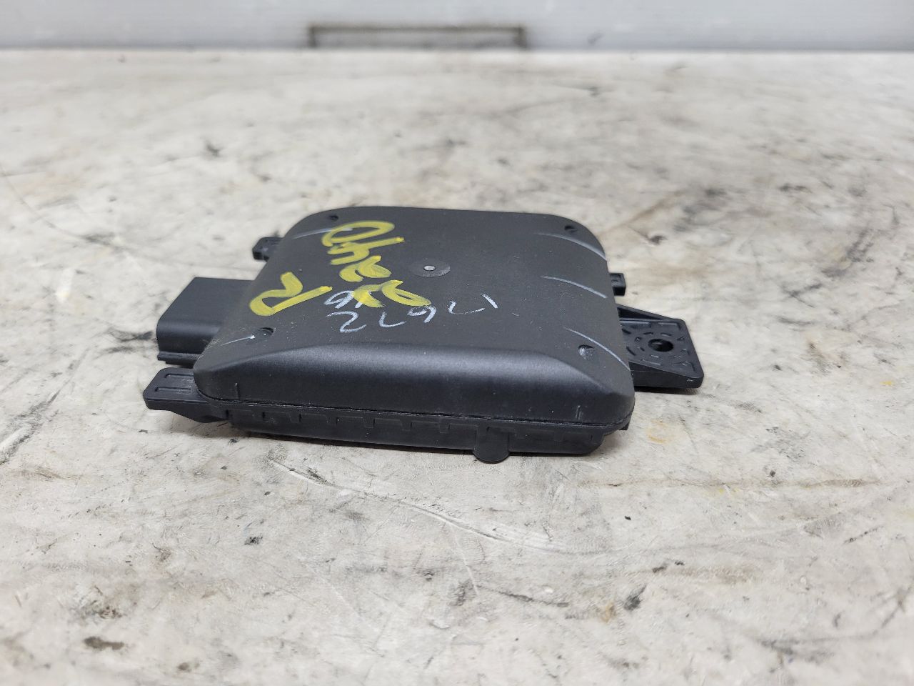 2022 SILVRDO15 RH RADAR BLIND SPOT MODULE 84729103 32896 - image 5