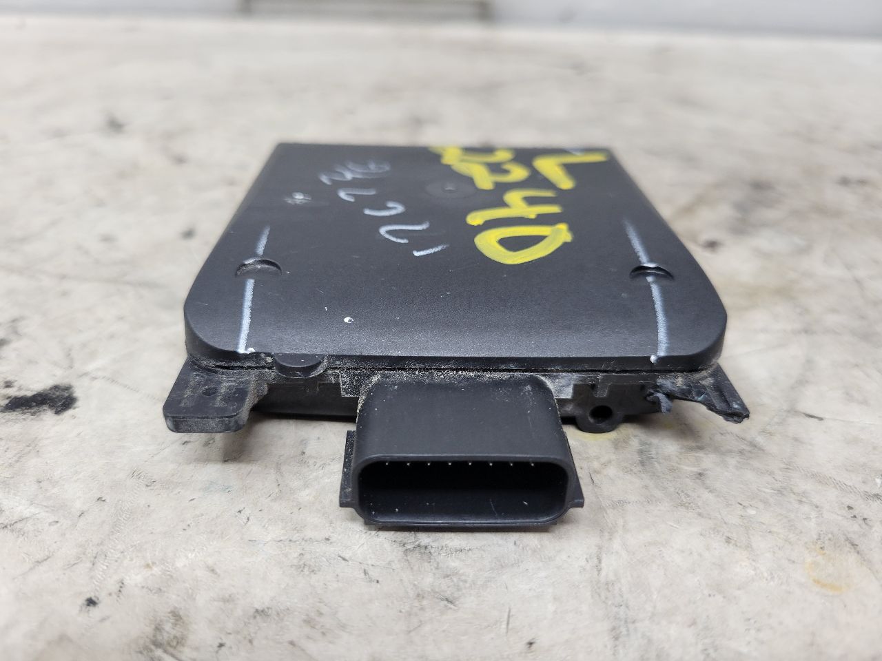 2022 SILVRDO15 LH RADAR BLIND SPOT MODULE 84729102 32897 - image 2