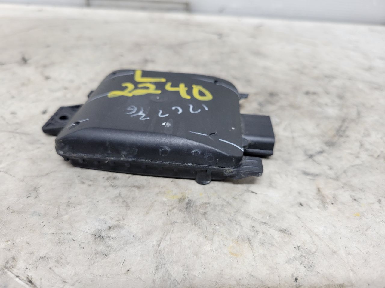 2022 SILVRDO15 LH RADAR BLIND SPOT MODULE 84729102 32897 - image 6
