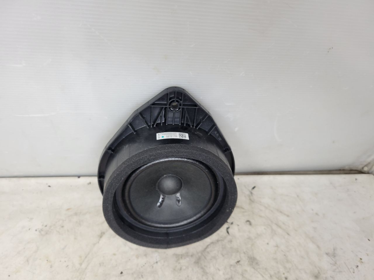 2022 SILVRDO15 REAR DOOR BOSE SPEAKER 86779189 32907 - image 2