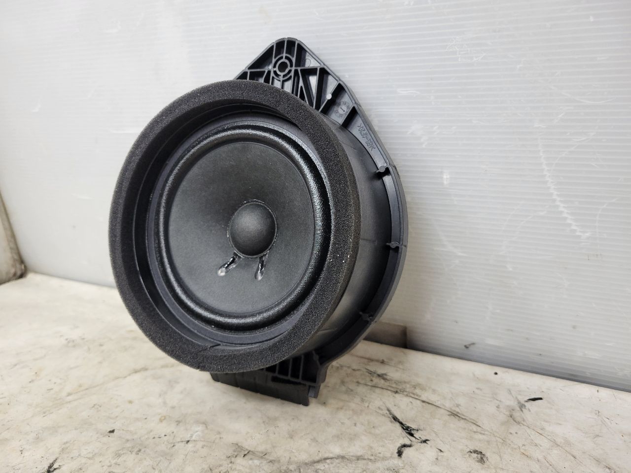 2022 SILVRDO15 REAR DOOR BOSE SPEAKER 86779189 32907 - image 4
