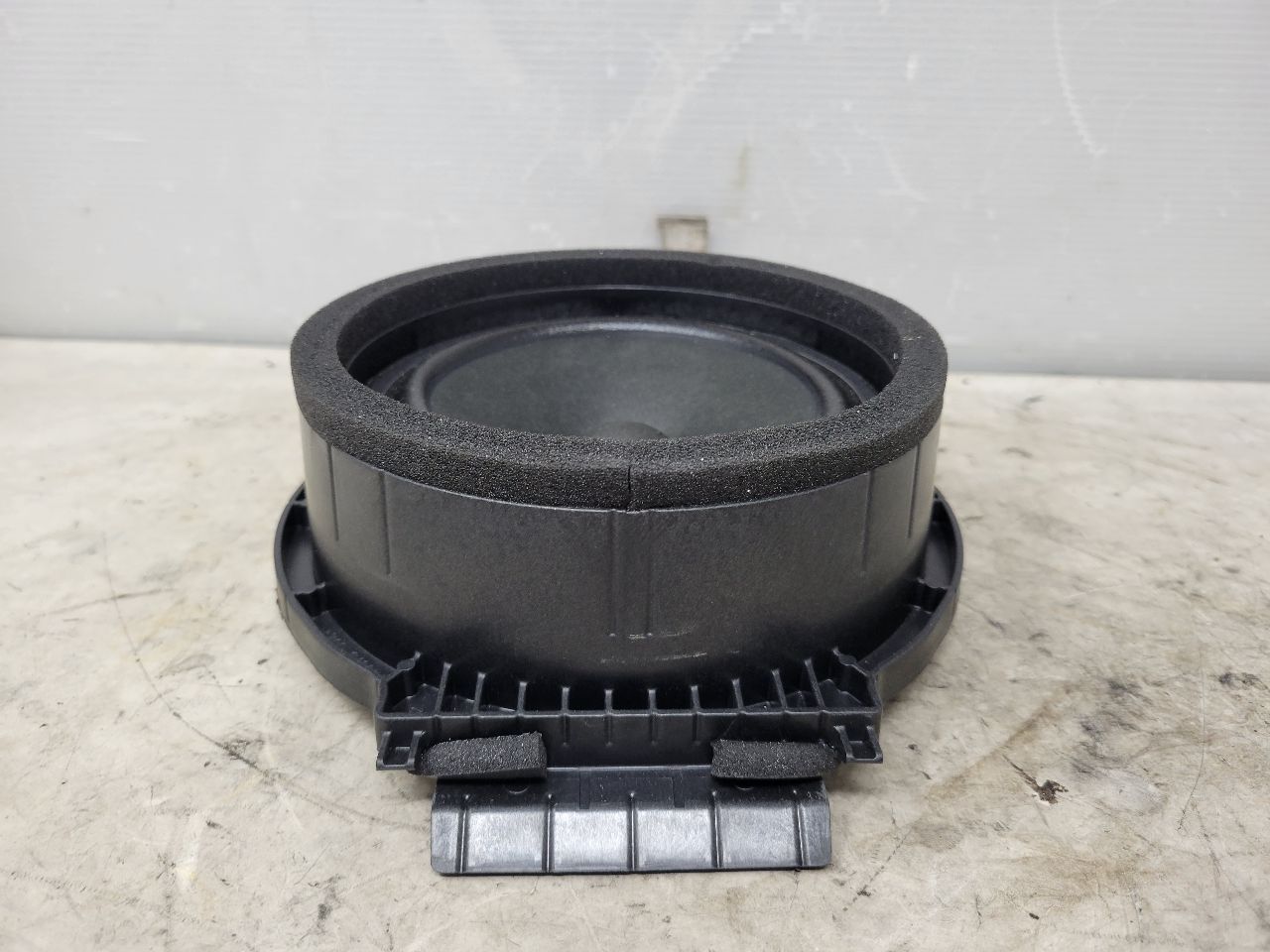 2022 SILVRDO15 REAR DOOR BOSE SPEAKER 86779189 32907 - image 5