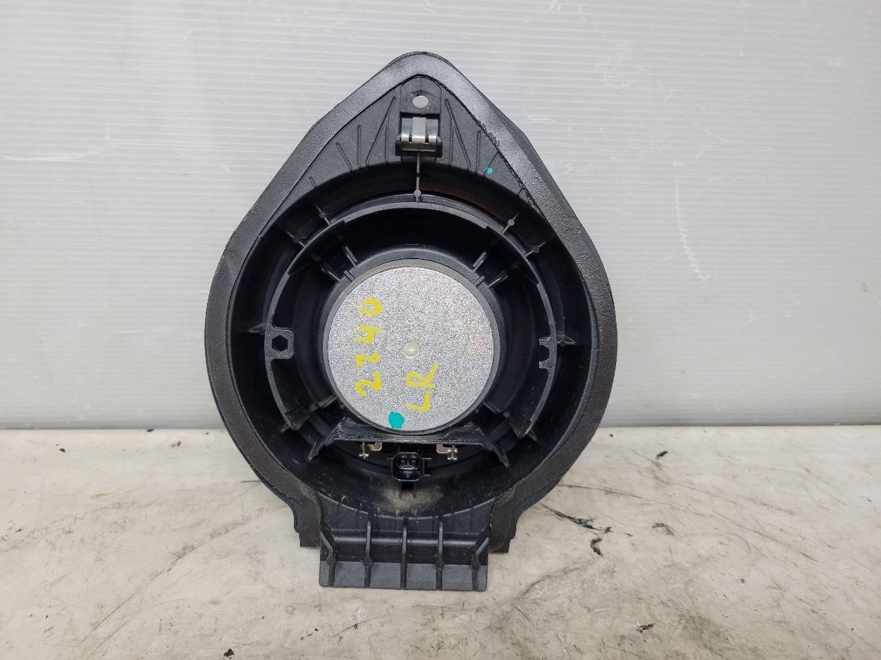 2022 SILVRDO15 REAR DOOR BOSE SPEAKER 86779189 32907 - image 6