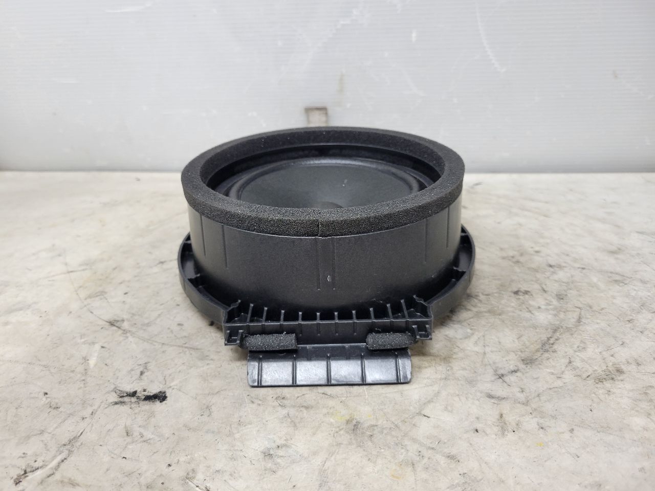 2022 SILVRDO15 REAR DOOR BOSE SPEAKER 86779189 32908 - image 5