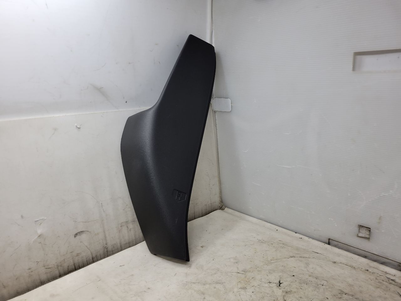 2022 SILVRDO15 RH DASH END CAP FUSE COVER 85143780 32909 - image 2