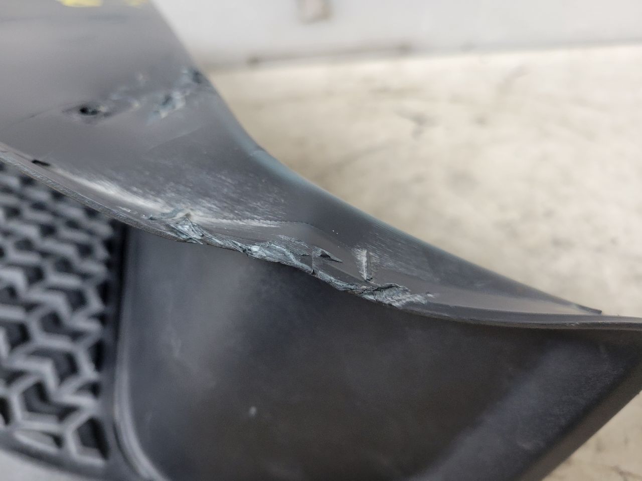 2022 SILVRDO15 LH BUMPER STEP INSERT & PAD OEM 32916 - image 6