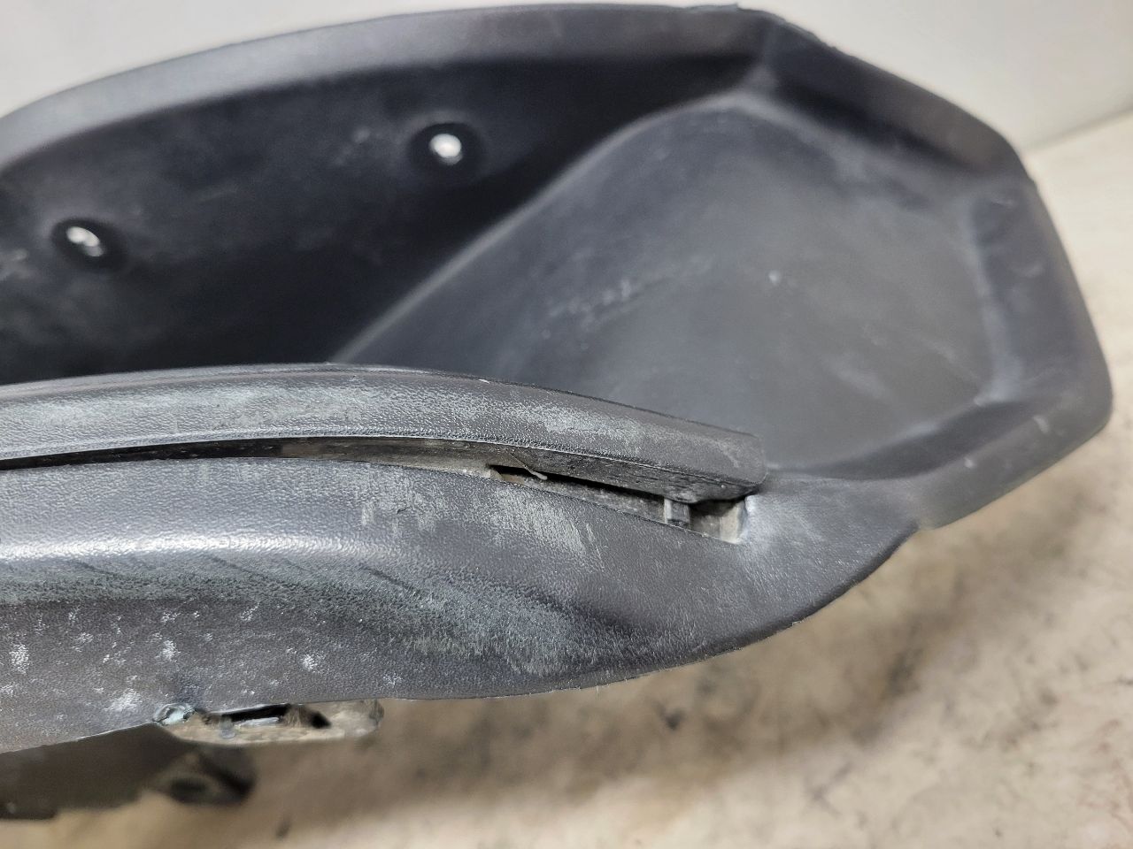2022 SILVRDO15 LH BUMPER STEP INSERT & PAD OEM 32916 - image 7