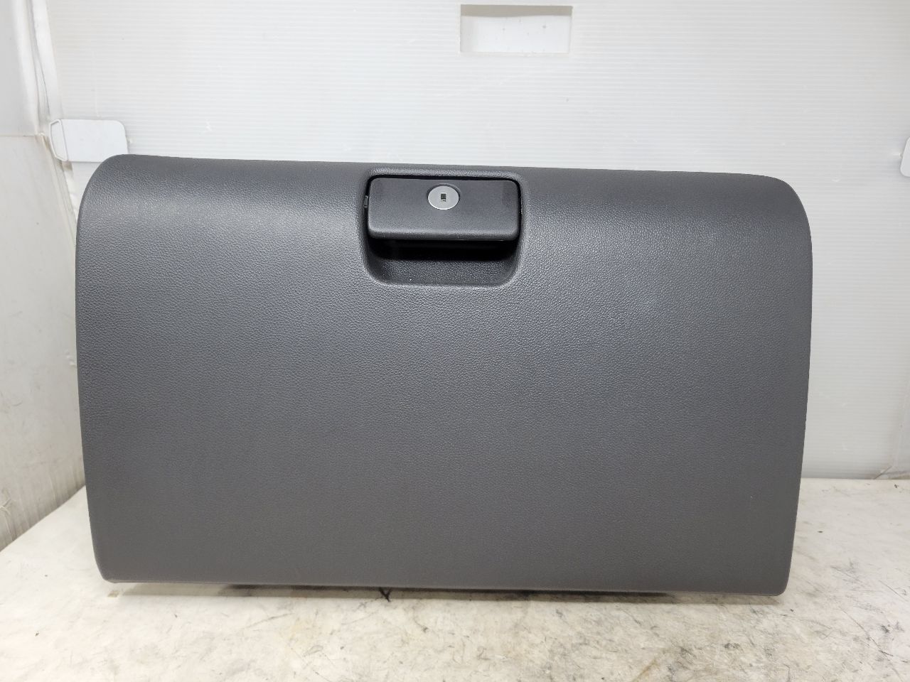 2022 SILVRDO15 LOWER GLOVE BOX BLACK 84093881 32925 - image 1