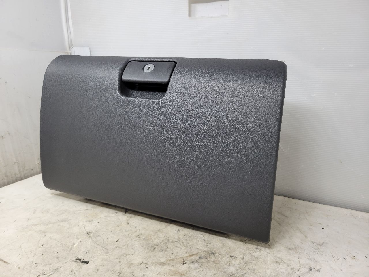 2022 SILVRDO15 LOWER GLOVE BOX BLACK 84093881 32925 - image 5