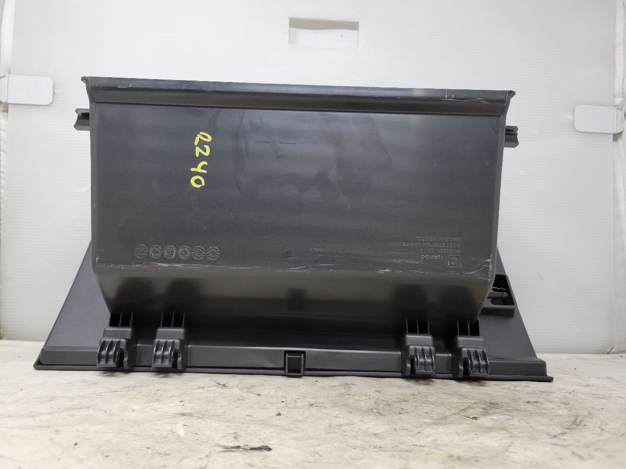 2022 SILVRDO15 LOWER GLOVE BOX BLACK 84093881 32925 - image 8