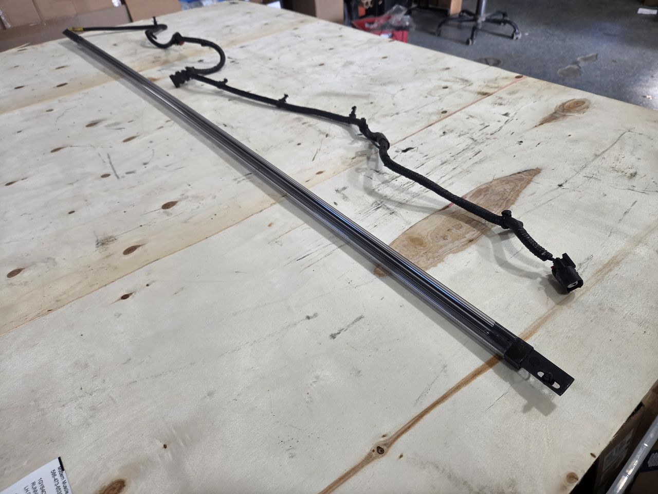 2019 ESCALADE LH DRIVER RUNNING BOARD LIGHT ONLY 32940 - image 3