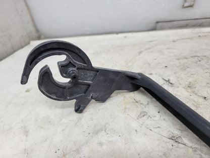 2019 ESCALADE FUSE BLOCK LOCKING HANDLE ONLY 32946 - image 6