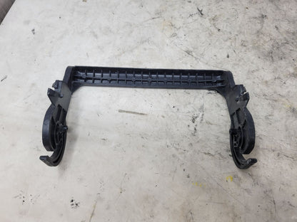 2019 ESCALADE FUSE BLOCK LOCKING HANDLE ONLY 32946 - image 8
