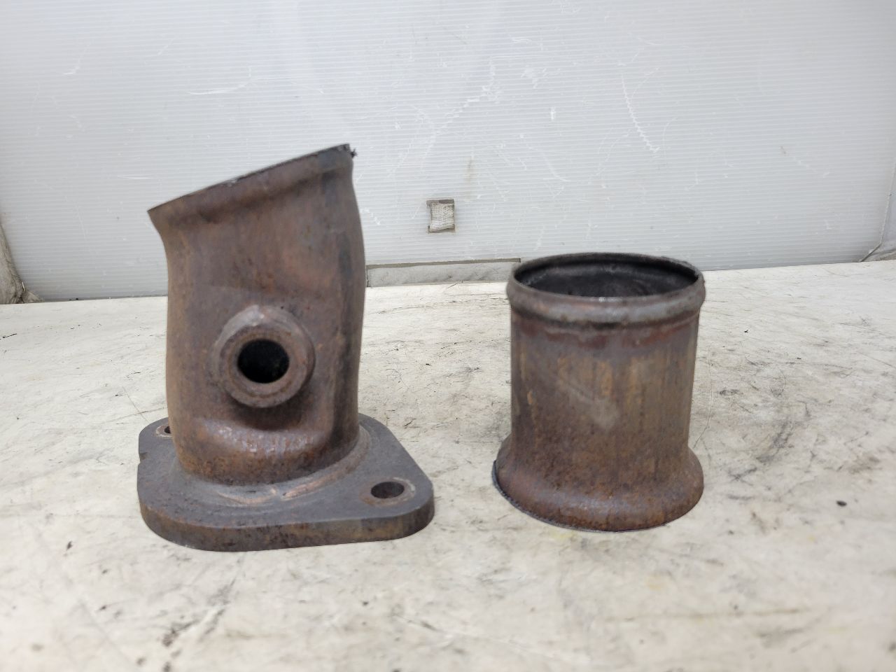 2019 CAMARO EXHAUST TO Y PIPE (CAT) FLANGES PAIR 32947 - image 4