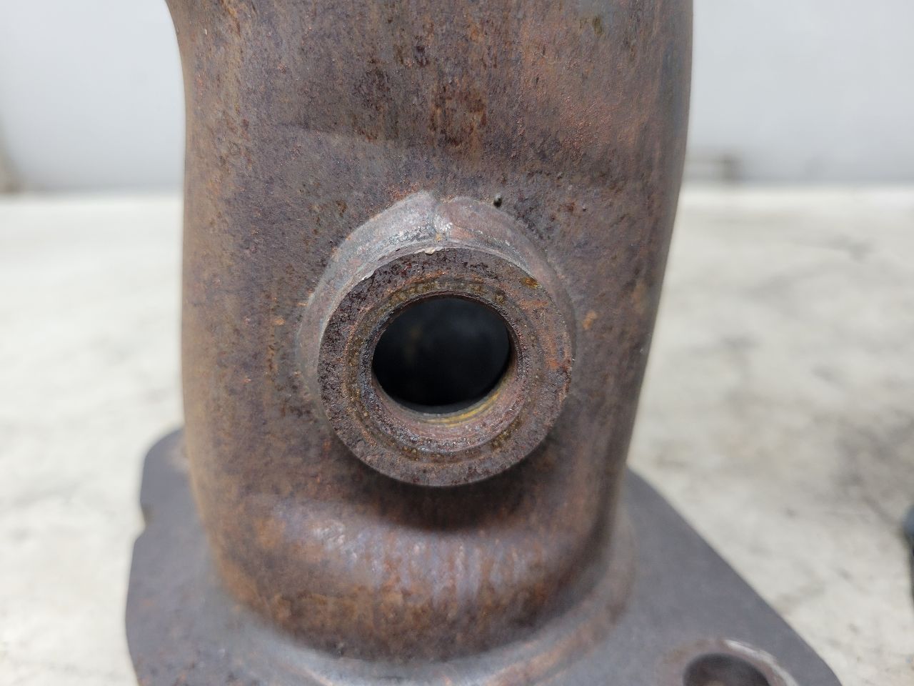 2019 CAMARO EXHAUST TO Y PIPE (CAT) FLANGES PAIR 32947 - image 5