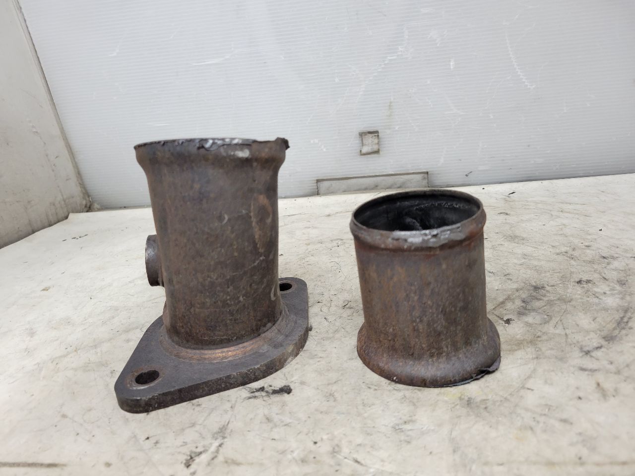 2019 CAMARO EXHAUST TO Y PIPE (CAT) FLANGES PAIR 32947 - image 6