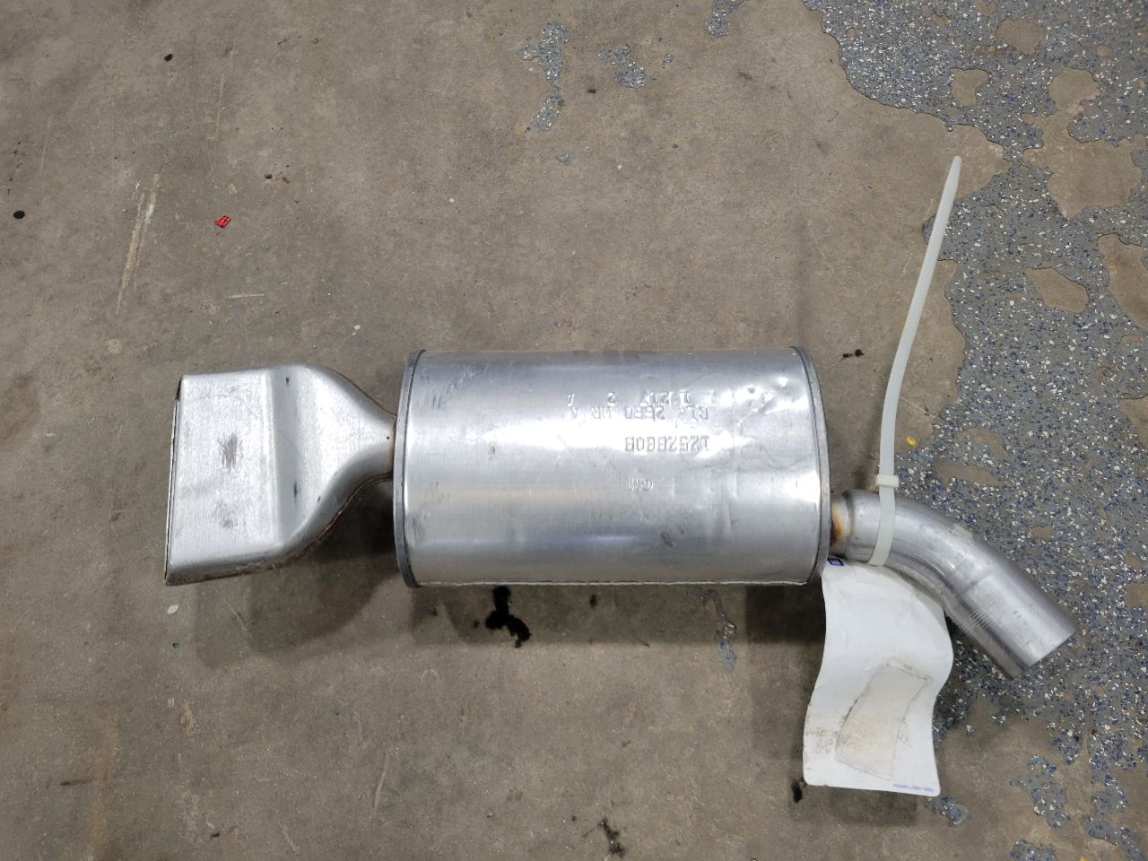 1994 CORVETTE OEM RH EXHAUST MUFFLER & TIP NEW 32955 - image 8