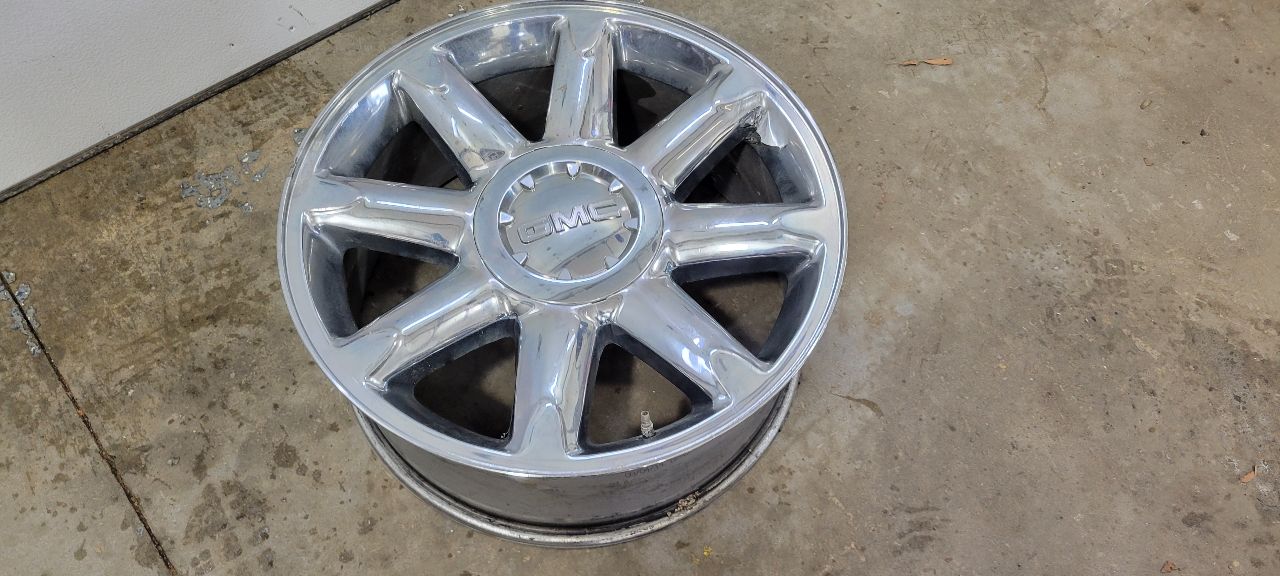 2013 YUKON OEM 20" DENALI CHROME WHEEL B COND 32962 - image 8