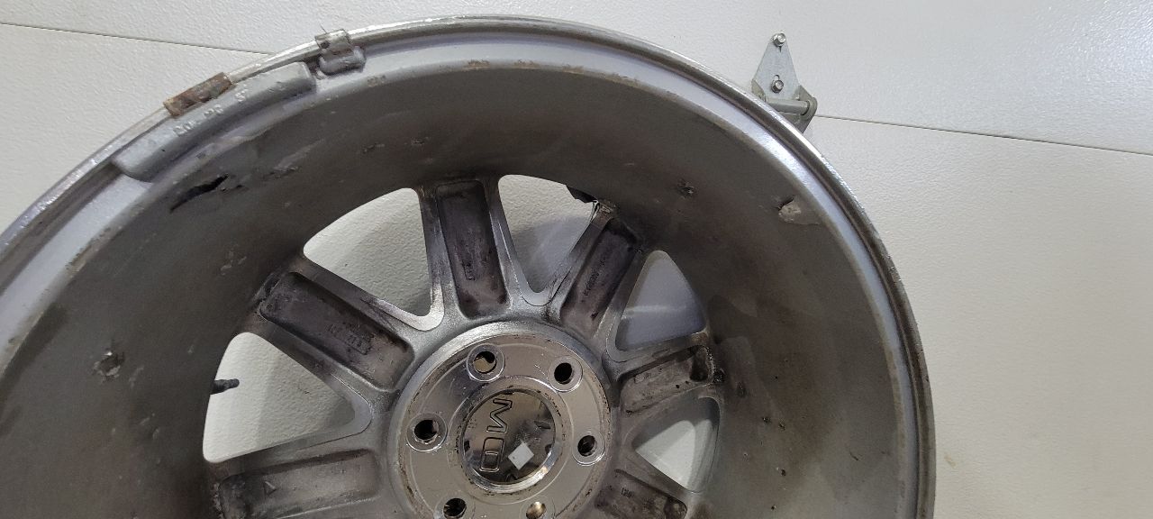 2013 YUKON OEM 20" DENALI CHROME WHEEL B COND 32962 - image 14