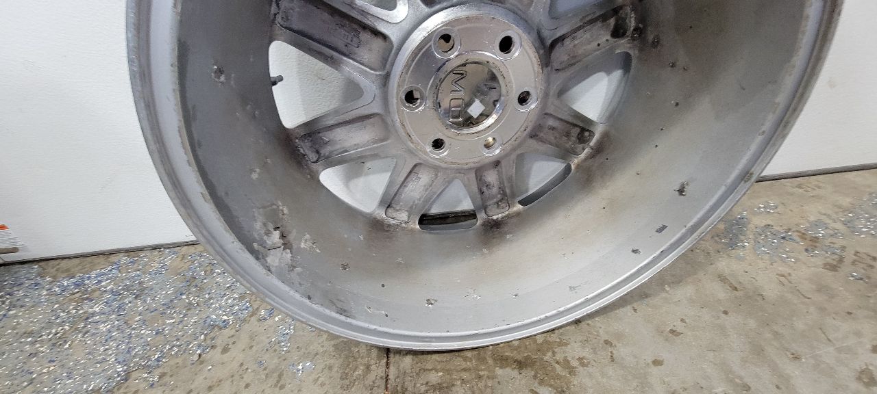 2013 YUKON OEM 20" DENALI CHROME WHEEL B COND 32962 - image 15
