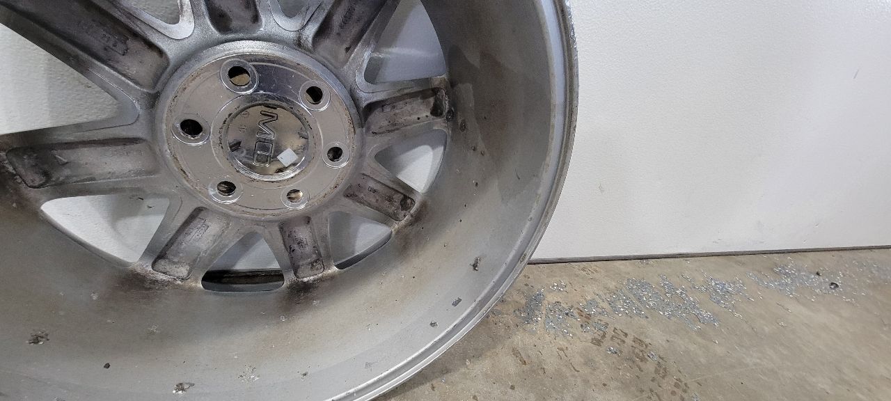 2013 YUKON OEM 20" DENALI CHROME WHEEL B COND 32962 - image 16