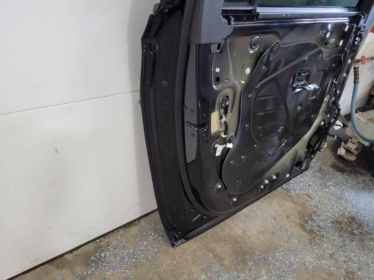 2023 SUBURBN15 LH REAR DARK MOON BLUE GLU 000 32965 - image 13