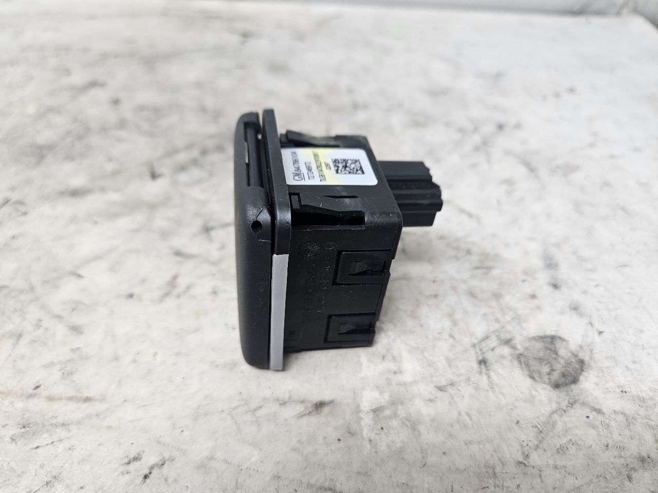 2023 SUBURBN15 HEADLIGHT 4WD TRAILER SWITCH TRIM 32971 - image 7