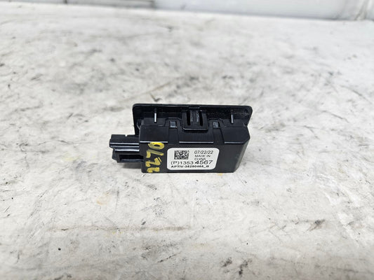 2023 SUBURBN15 USB C RECEPTACLE OUTLET 13534567 32973 - image 2
