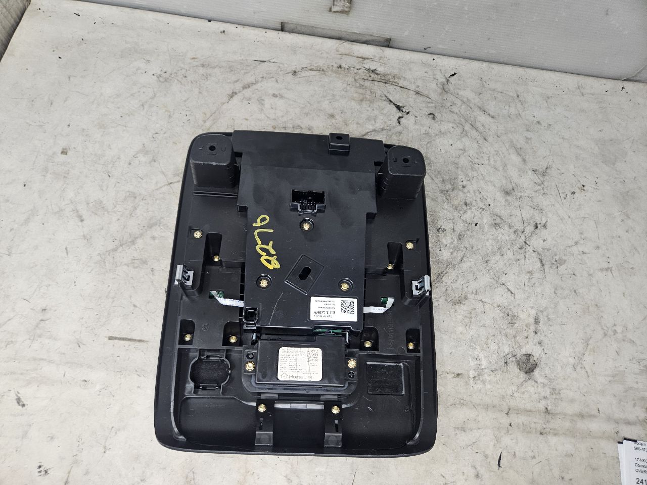 2023 SUBURBN15 OVERHEAD CONSOLE BLACK HOMELINK 32976 - image 6