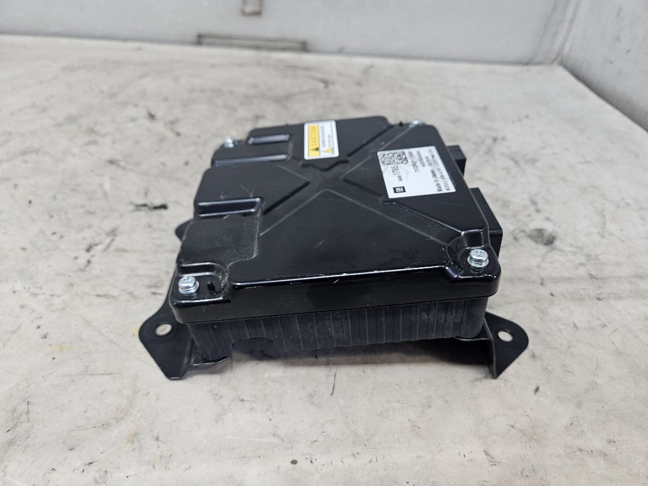 2023 SUBURBN15 AC DC INVERTER MODULE 84981765 32978 - image 3