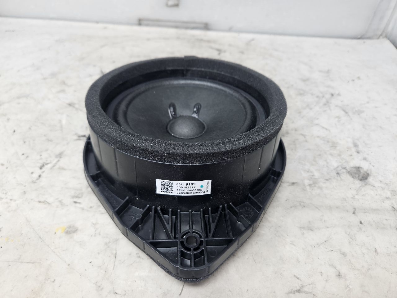 2023 SUBURBN15 REAR DOOR BOSE SPEAKER 86779189 32981 - image 1