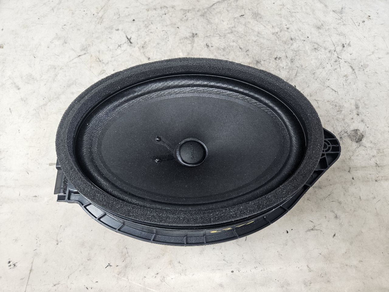 2023 SUBURBN15 REAR DOOR BOSE SPEAKER 86779189 32982 - image 6