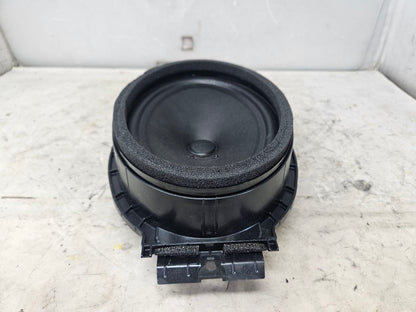 2023 SUBURBN15 REAR DOOR BOSE SPEAKER 86779189 32982 - image 9