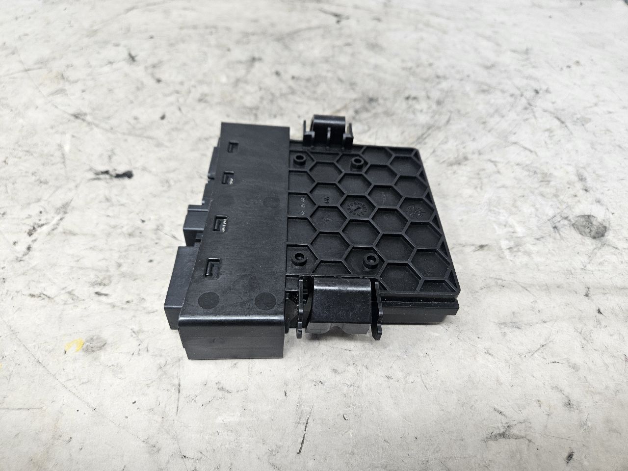 2023 SUBURBN15 POWER LIFTGATE MODULE 85558554 32986 - image 1