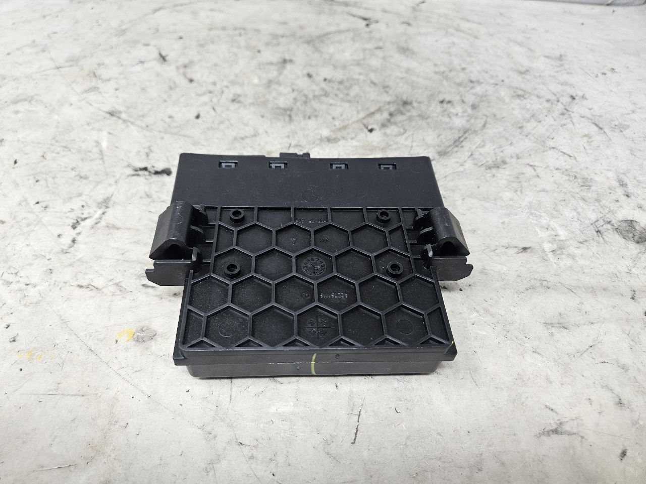 2023 SUBURBN15 POWER LIFTGATE MODULE 85558554 32986 - image 2