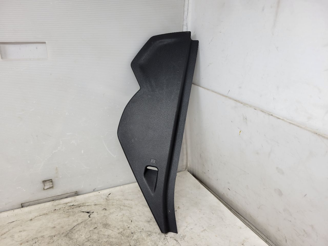 2023 SUBURBN15 RH PASSENGER DASH END CAP 84845759 32988 - image 1