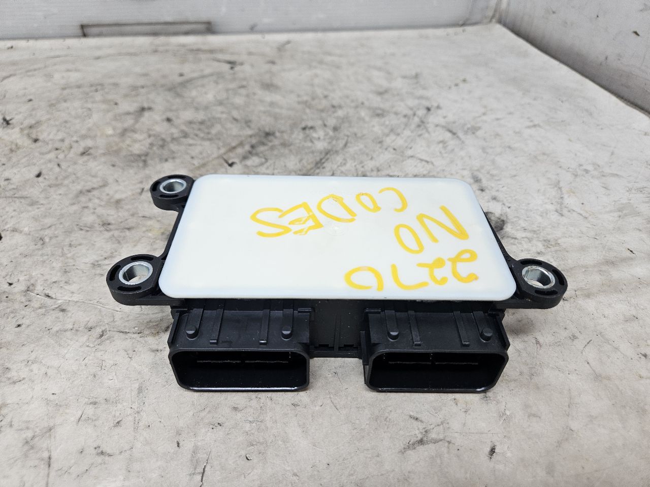 2023 SUBURBN15 OEM CRASH MODULE 13552060 NO CODES 32999 - image 6