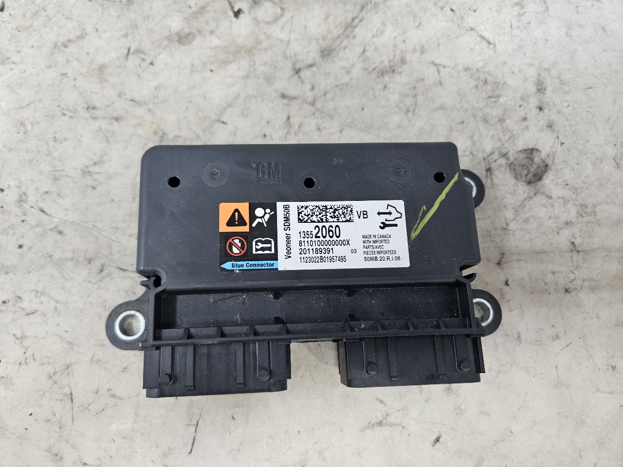 2023 SUBURBN15 OEM CRASH MODULE 13552060 NO CODES 32999 - image 1