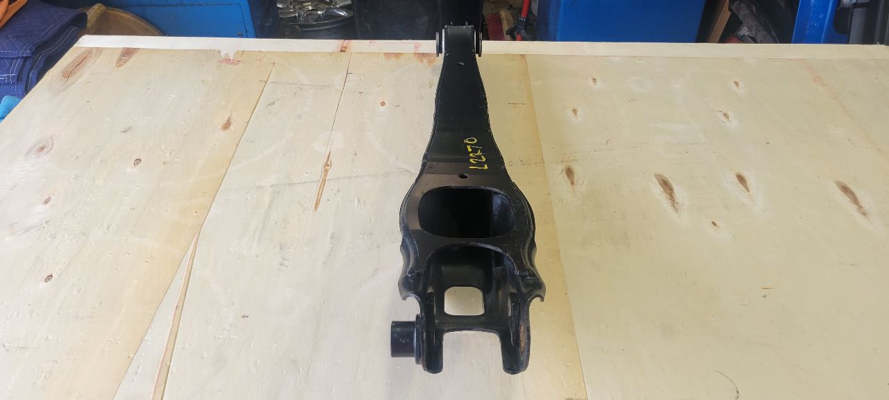2023 SUBURBN15 REAR LH DRIVER LOWER CONTROL ARM 37K 33009 - image 8