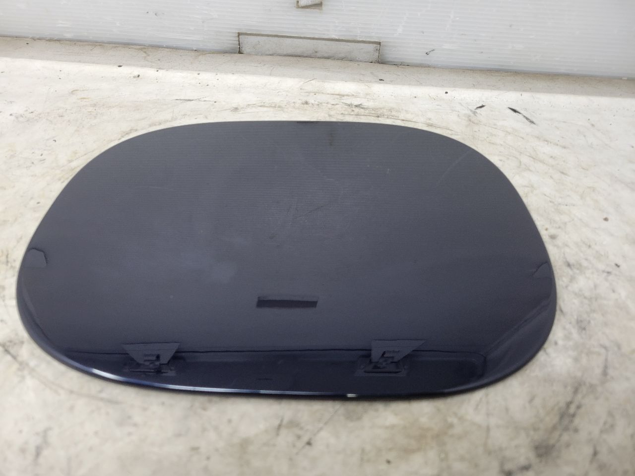 2023 SUBURBN15 GAS TANK FUEL FILLER DOOR BLUE GLU 33011 - image 3