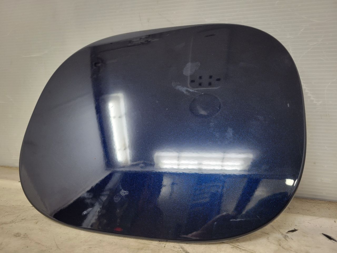 2023 SUBURBN15 GAS TANK FUEL FILLER DOOR BLUE GLU 33011 - image 6