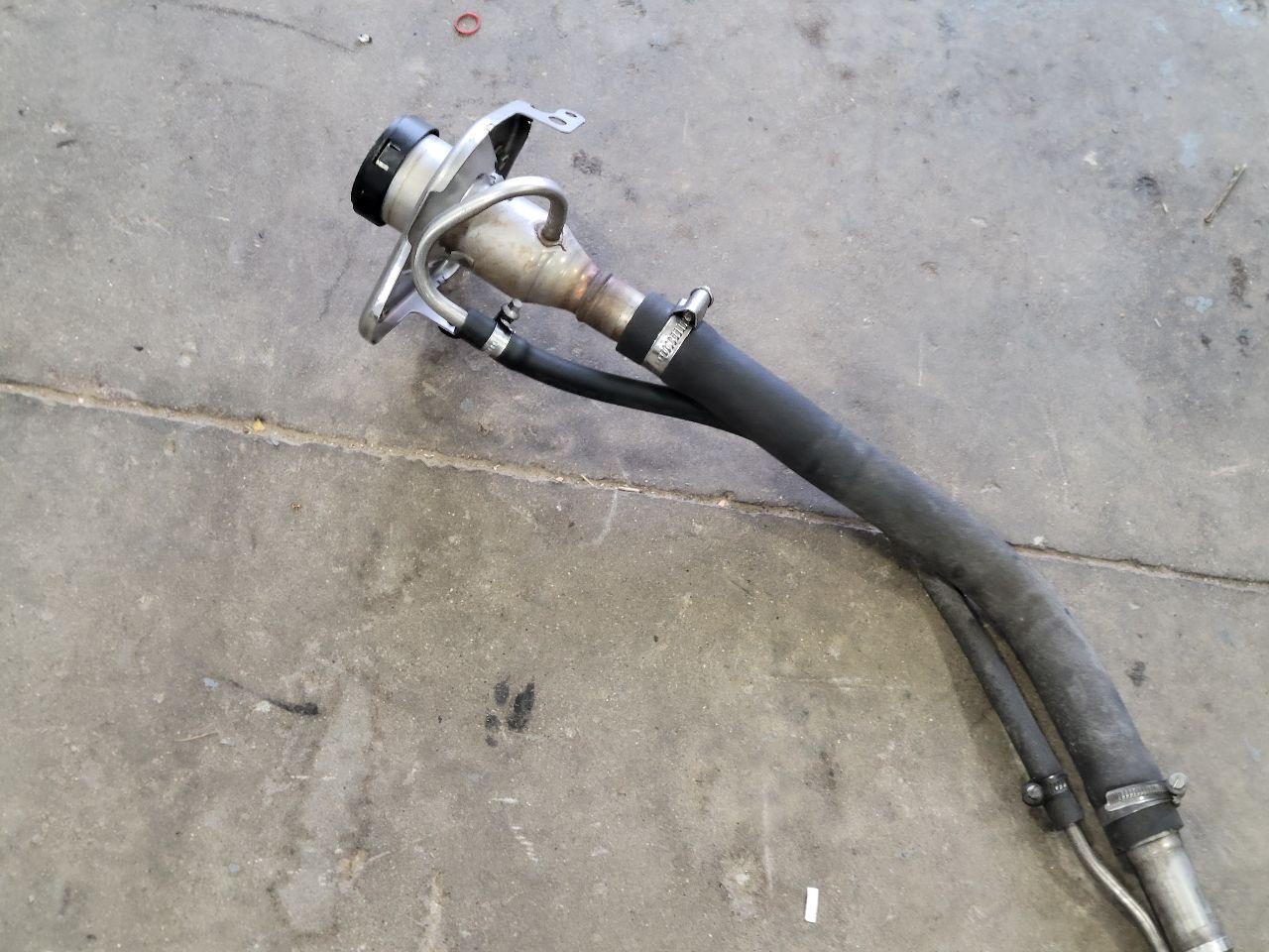 2023 SUBURBN15 FUEL FILLER NECK & HOSES 37K MILES 33012 - image 5