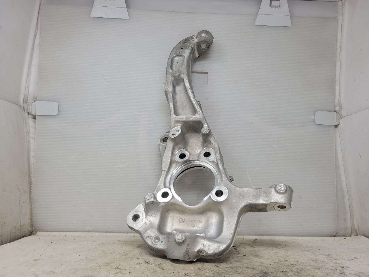 2023 SUBURBN15 LH DRIVER FRONT SPINDLE KNUCKLE 37K 33026 - image 2