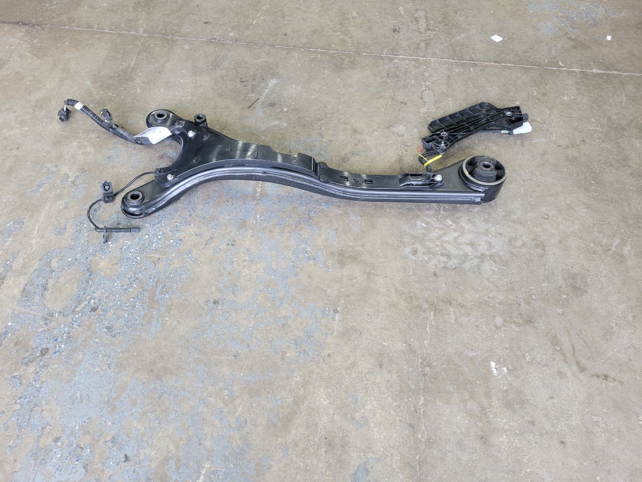 2023 SUBURBN15 LH REAR TRAILING ARM 37K MI 84591014 33028 - image 8