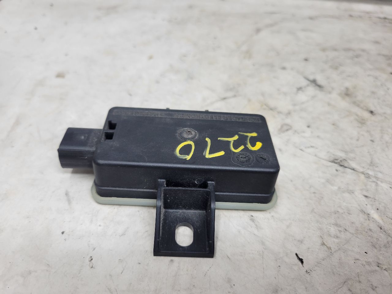 2023 SUBURBN15 TPMS TIRE PRESSURE MODULE 85127074 33038 - image 4