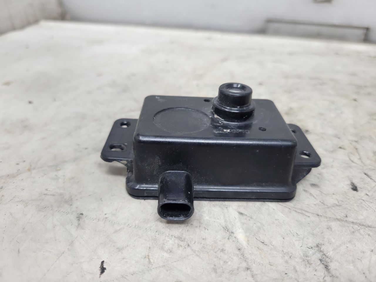 2023 SUBURBN15 HANDS FREE LAMP MODULE 13540011 33041 - image 4
