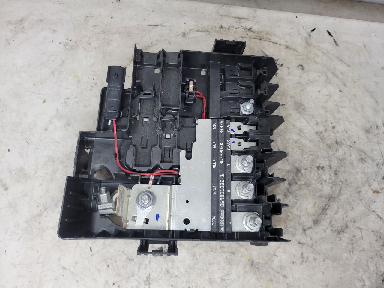 2023 SUBURBN15 BATTERY FUSE JUNCTION 84977658 33046 - image 1