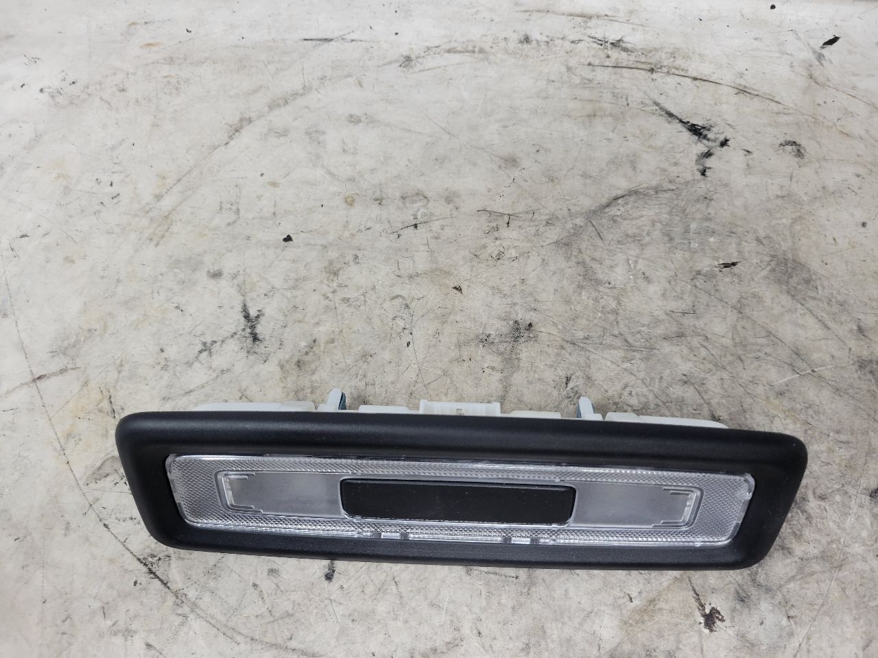 2023 SUBURBN15 DOME LIGHT LAMP JET BLACK 84874624 33049 - image 2