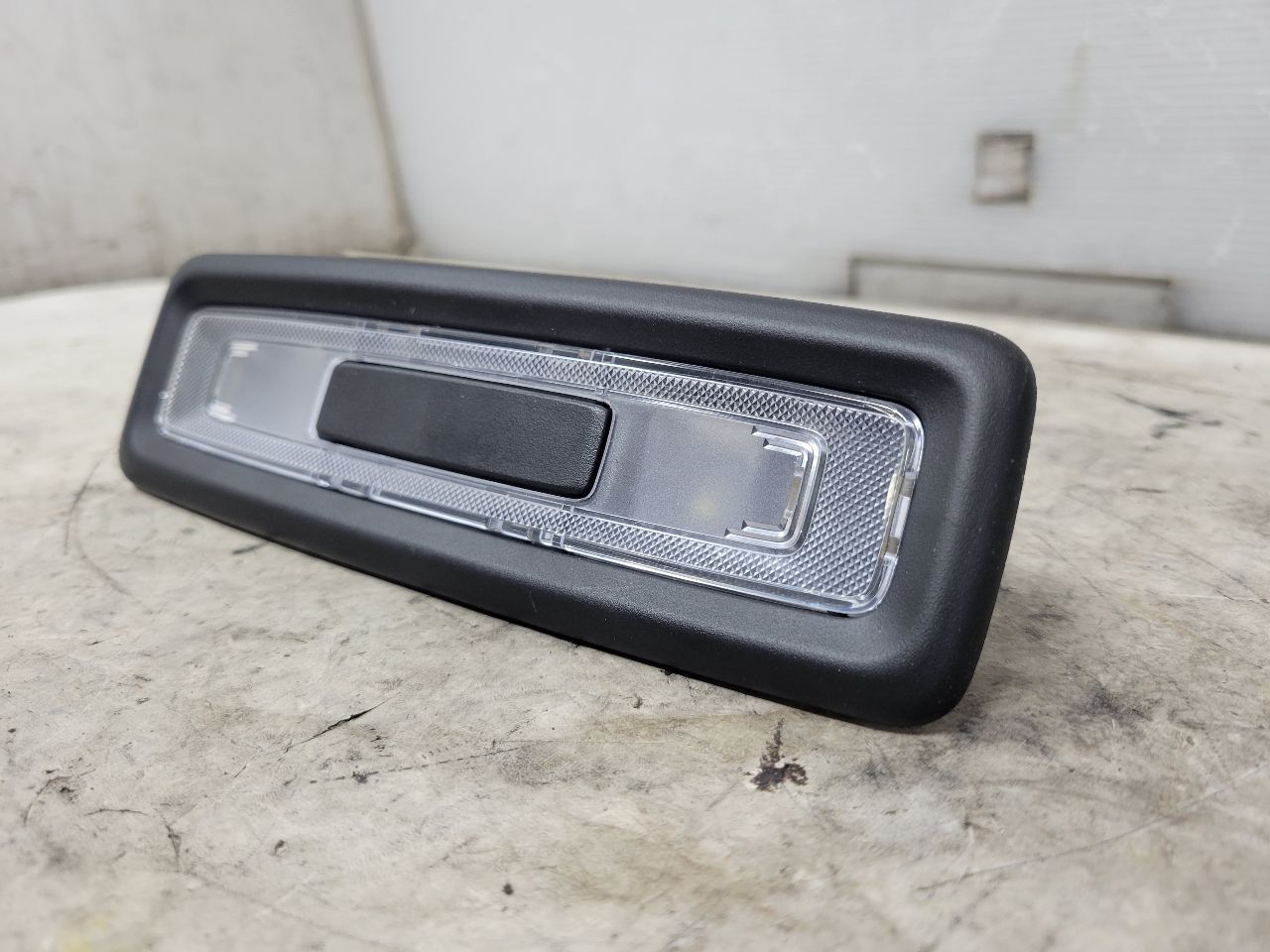 2023 SUBURBN15 DOME LIGHT LAMP JET BLACK 84874624 33049 - image 3