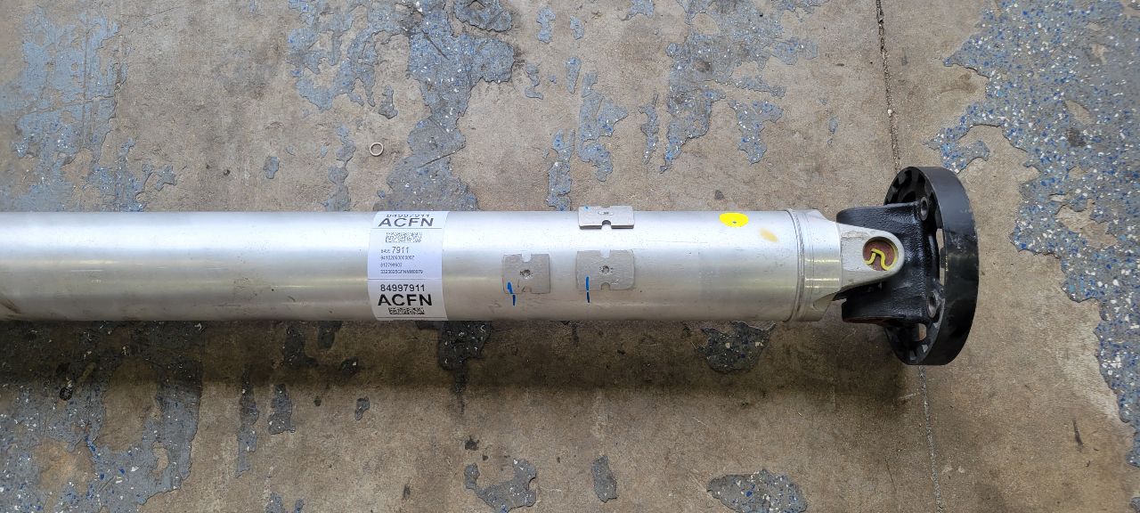 2023 SUBURBN15 REAR DRIVE SHAFT ACFN 84997911 37K 33053 - image 6